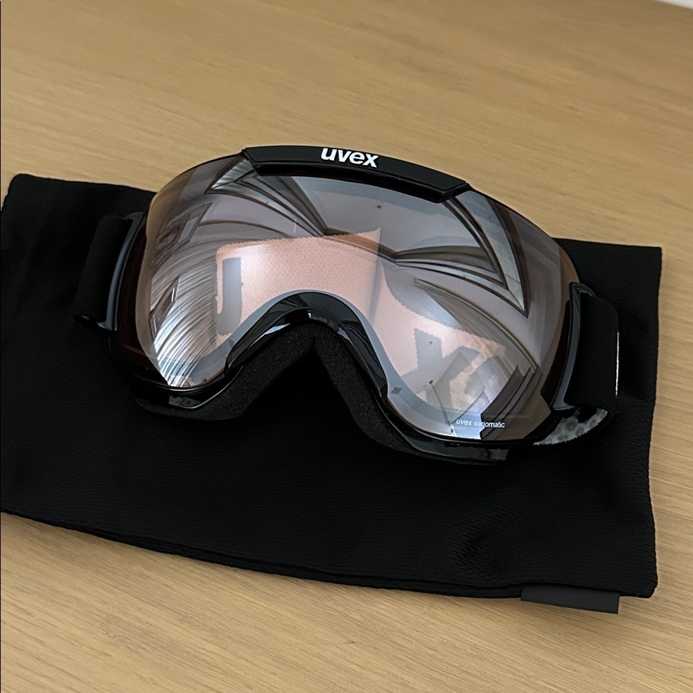 New Uvex Ski/Snowboard goggles